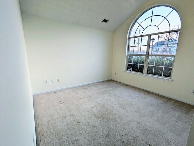 Building Photo - House 3 beds 2.5 baths