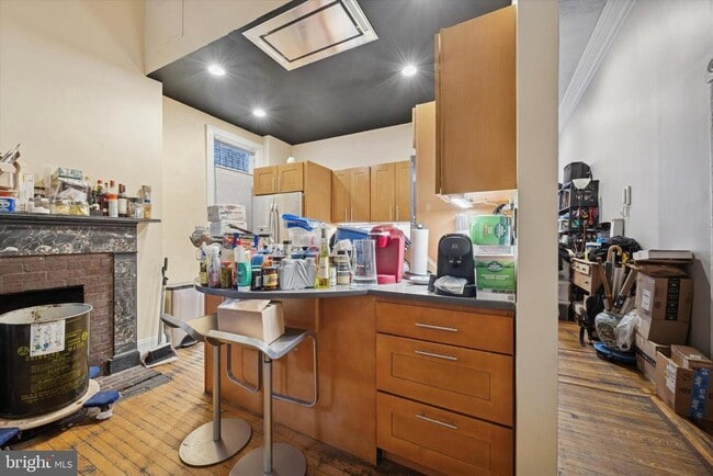 Building Photo - 916 Clinton St