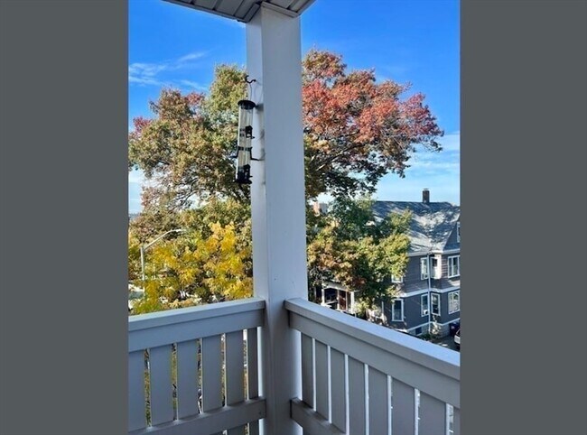 Building Photo - 375 Walden St