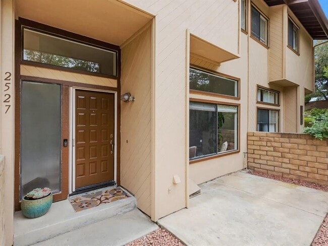 Building Photo - 2527 Woodlands Way