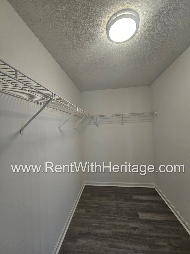 Building Photo - Gorgeous 3bd/ 2.5 bath Home in Popular Nat...