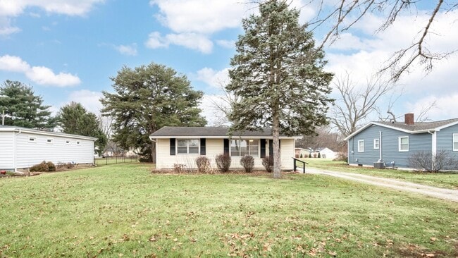 Primary Photo - North Side Gem – 2-Bedroom with Garage & C...