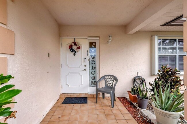 Building Photo - 5840 Summerfield Ct