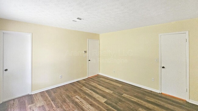 Building Photo - 2416 Newgate Dr
