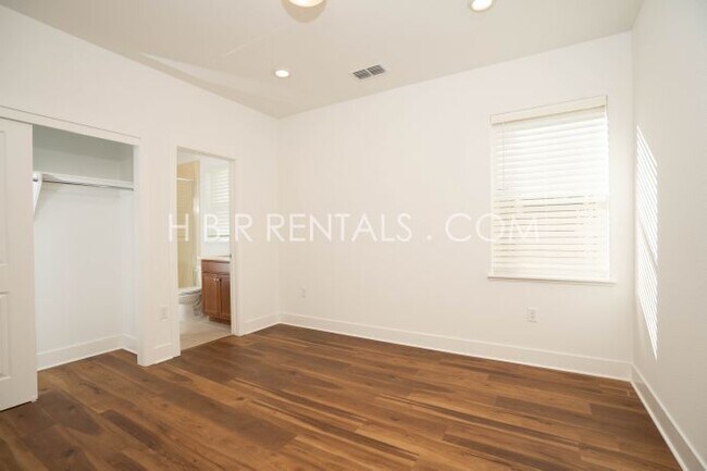 Building Photo - Spacious 4-Bedroom Haven with 4 Full Baths in Lathrop – 3,200 Sq. Ft. of Comfort and Style!