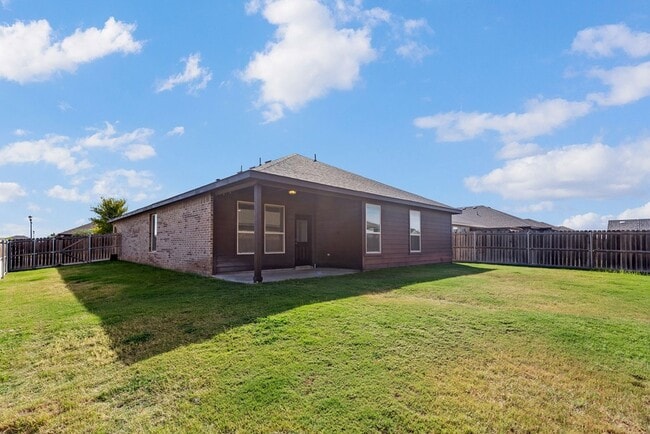 Building Photo - 21 Brooks Ranch Rd