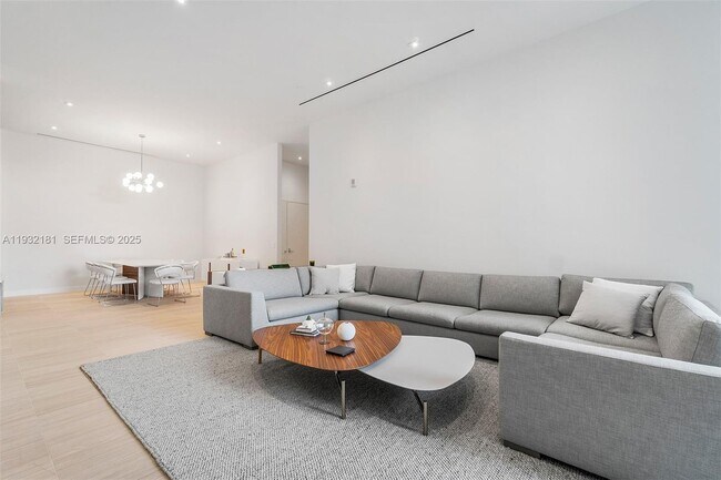 Building Photo - 4701 Meridian Ave