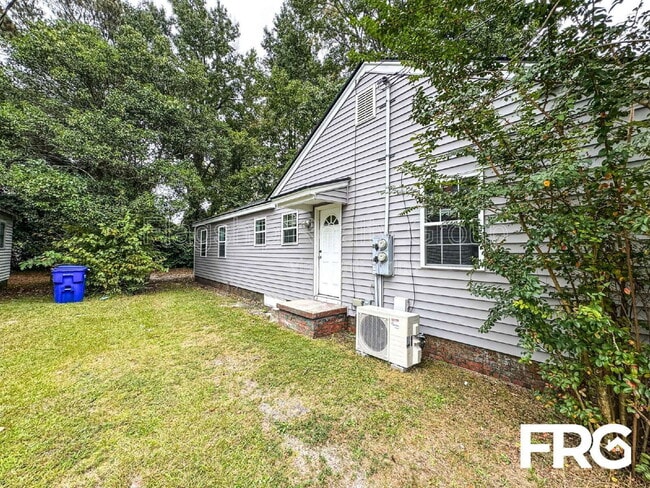 Building Photo - 804 Bancroft Ave