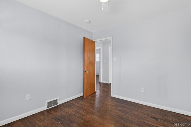 Building Photo - 8154 Quinn St