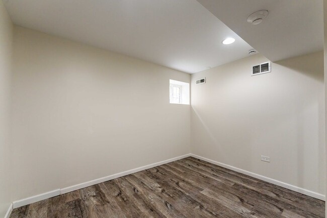 Building Photo - 1826 N 40th Ave