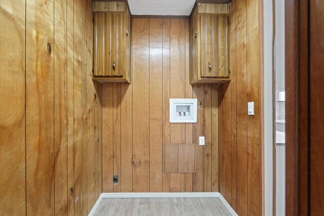 Building Photo - 23393 Nameless Rd