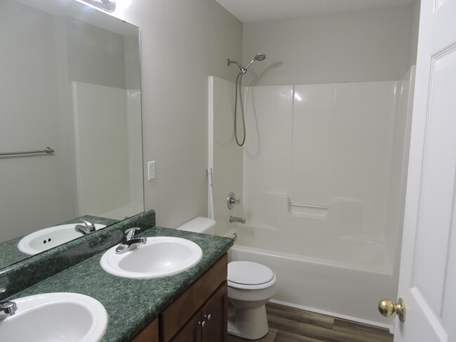 Building Photo - 4862 Leyland Ln