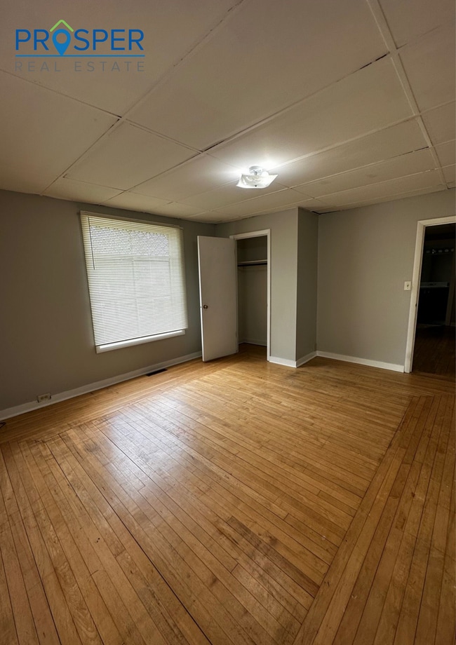 Building Photo - 826 Menomonie St