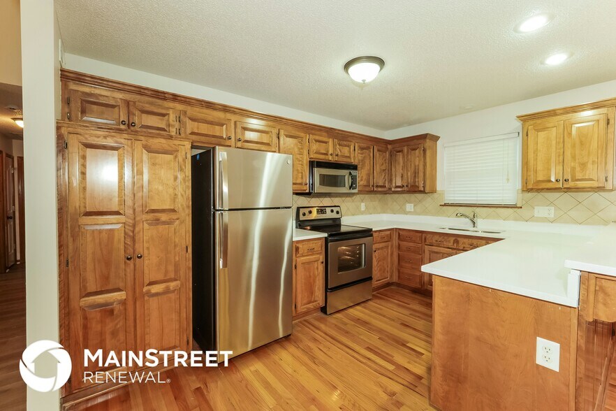 Building Photo - 214 Lacy Ln