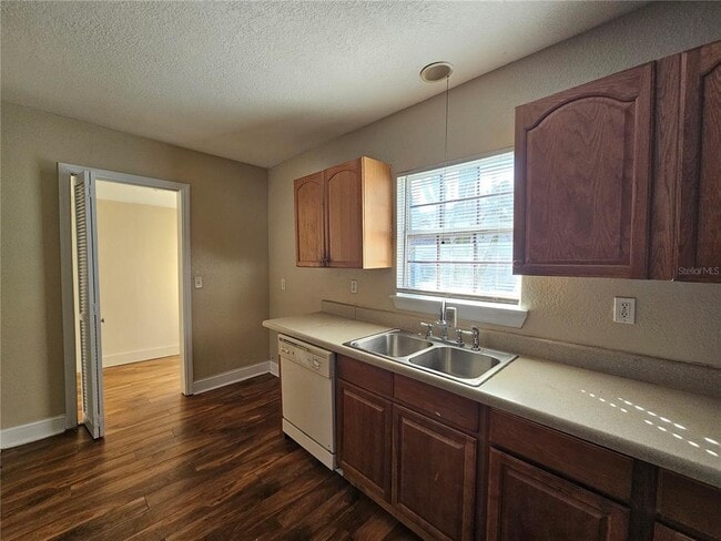 Building Photo - 2319 E Magnolia St