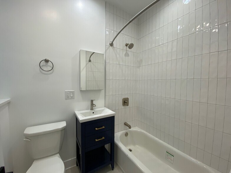 Building Photo - 1055 W Pratt Blvd