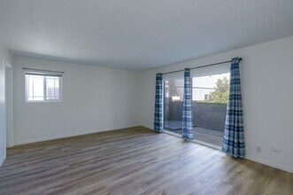 Building Photo - 145 Camarillo- LT