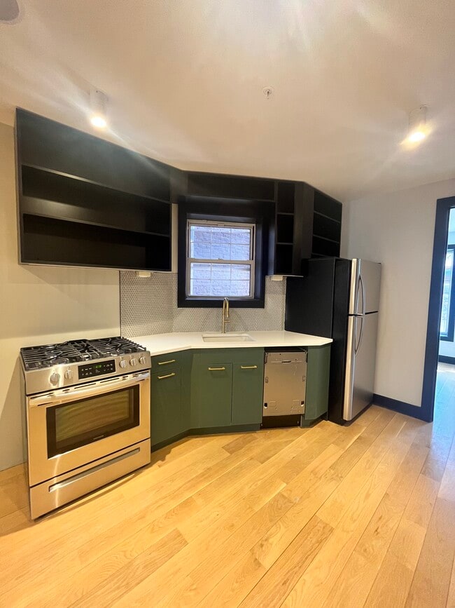 Building Photo - 46 Van Wagenen Ave