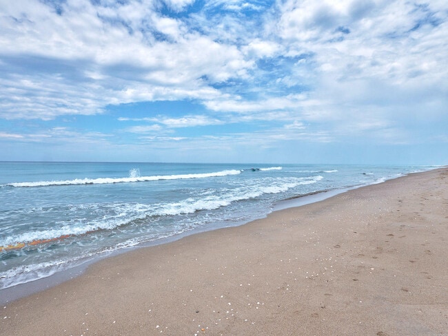 Building Photo - 5380 N Ocean Dr