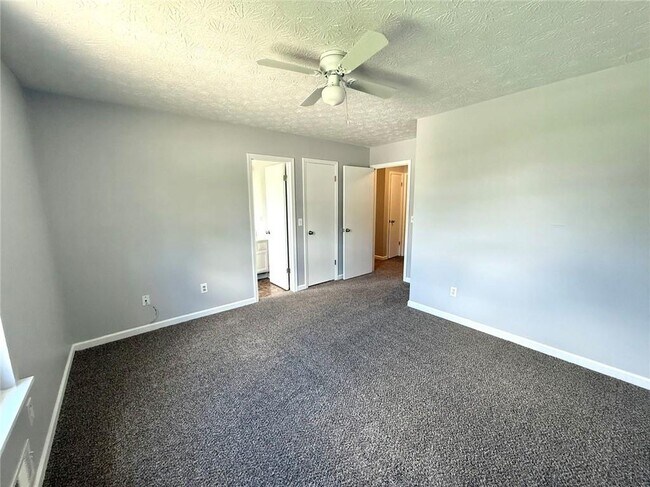 Building Photo - 3626 N Hopkins Ct