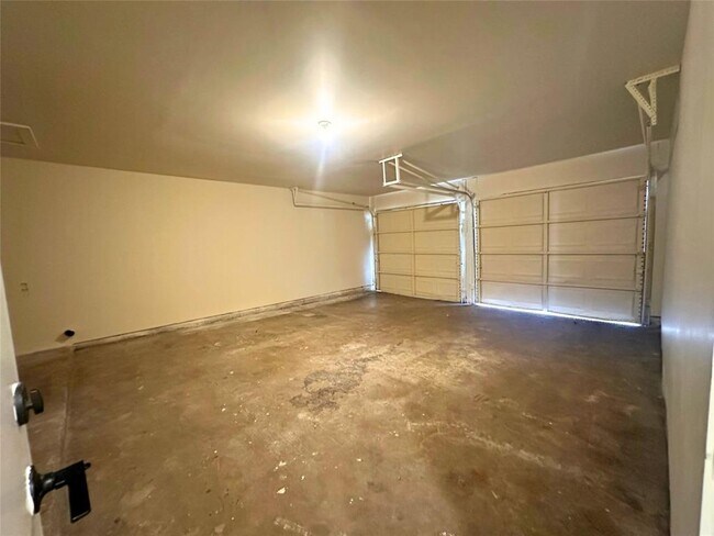 Building Photo - 2525 Dovemeadow Dr