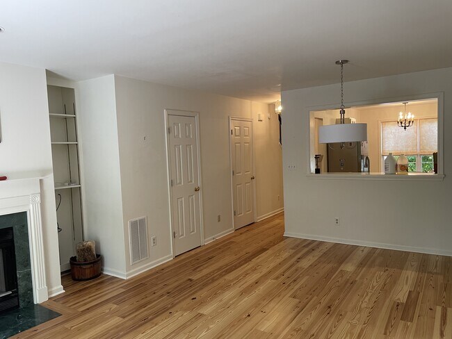 Building Photo - 1337 Wimbledon Way