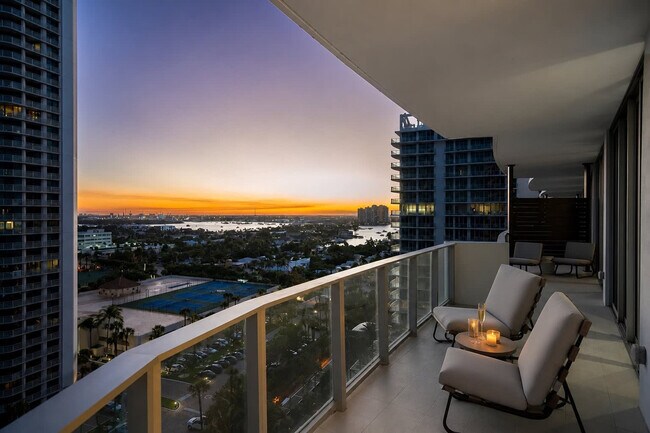 Building Photo - 3100 N Ocean Dr