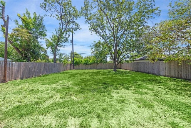 Building Photo - 5409 Libbey Dr