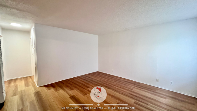Building Photo - Completely Remodeled 2bd/1bth Included Wat...