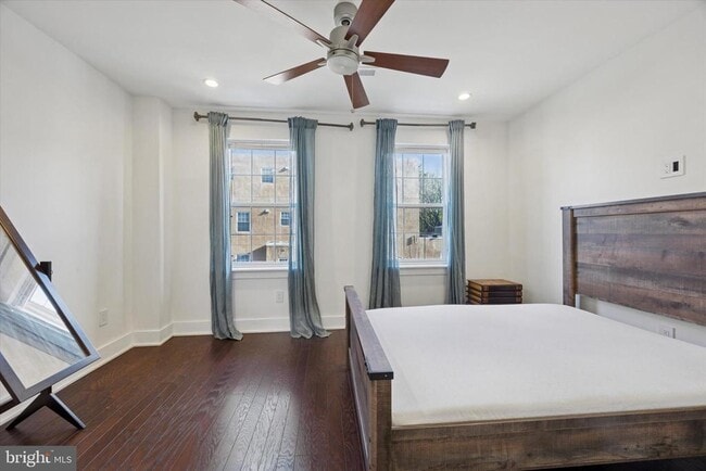 Building Photo - 1138 MOUNT VERNON St