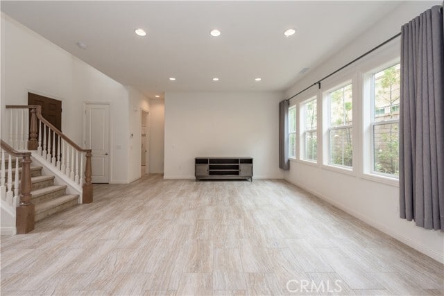 Building Photo - 25 Torosa