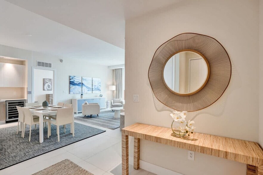 Building Photo - 3100 N Ocean Dr