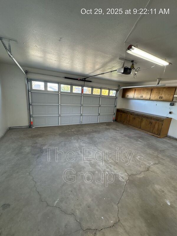 Building Photo - 951 Orangewood Ct