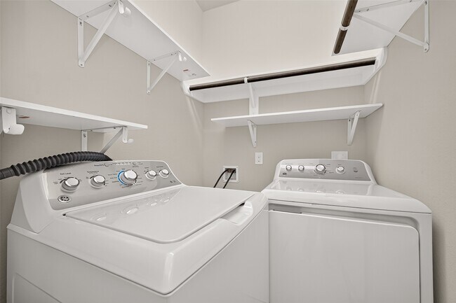 Building Photo - 20223 Highfield Park Dr