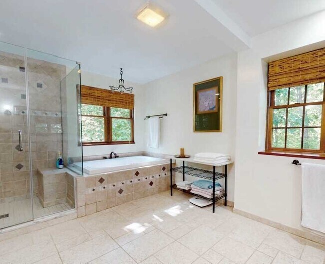 Building Photo - 74 Hilltop Rd