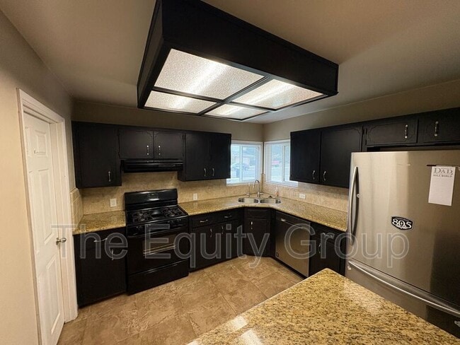 Building Photo - 600 N Dickran Dr