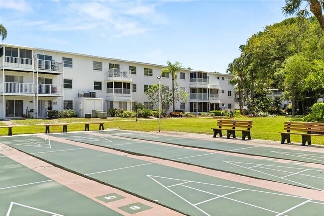 Building Photo - 2425 Flamingo Blvd