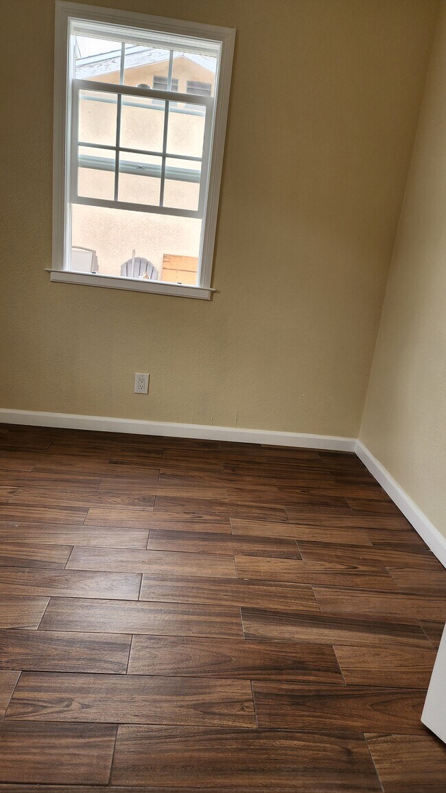 Building Photo - 2320 Cerritos Ave