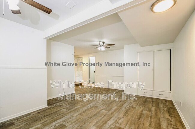 Building Photo - 125 E Ellis Pl
