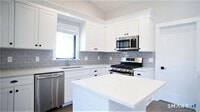 Building Photo - 26 Lounsbury Ave