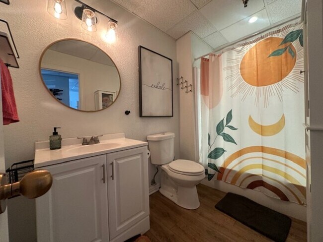 Building Photo - 609 Central St