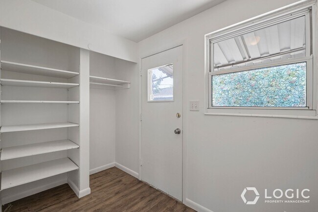 Building Photo - 615 15th St