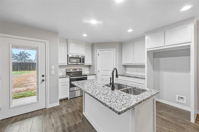 Building Photo - 228 St Charles Dr