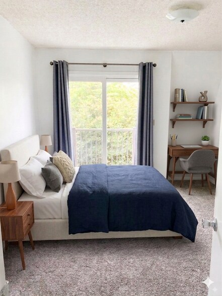 Bedroom #1 with 2 closets - 1366 Fredericks St