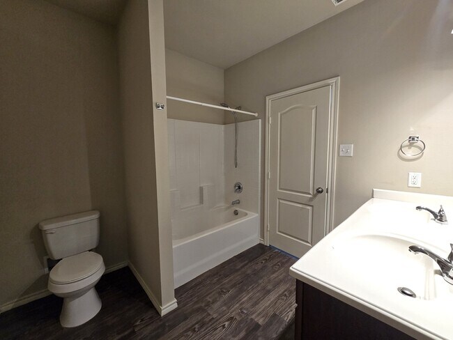 Building Photo - 322 Ambrose Avenue