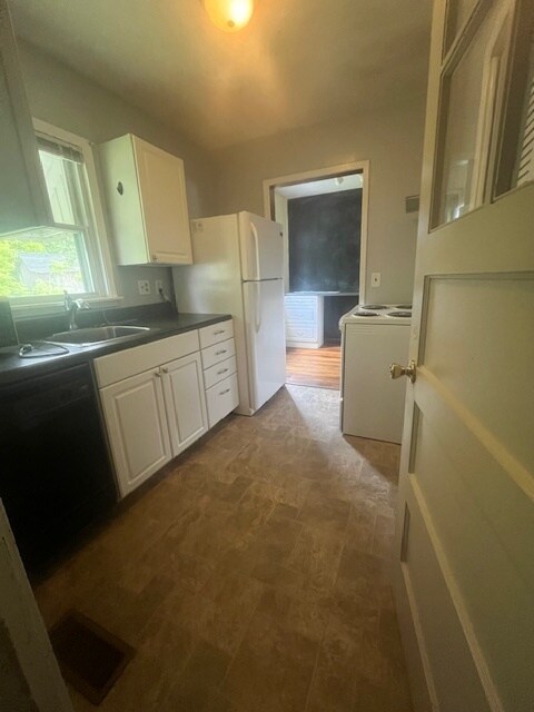 kitchen - 1604 N New York Ave