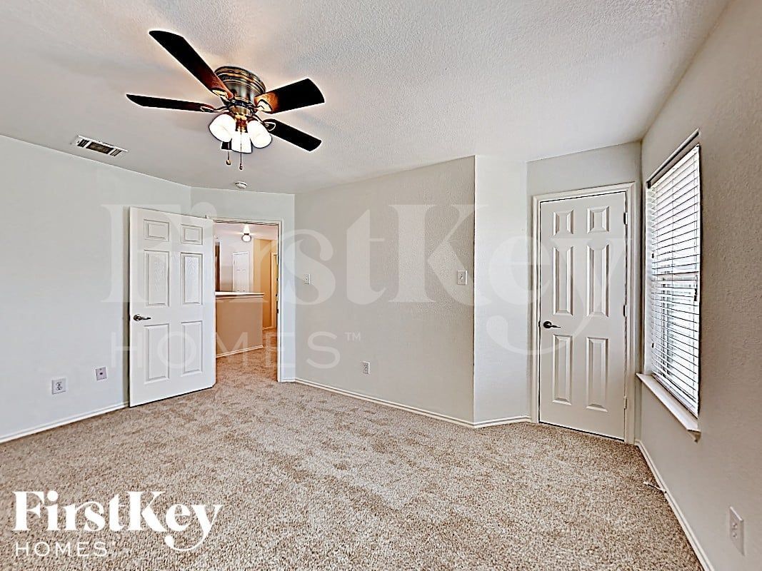 Building Photo - 9117 Waterman Dr