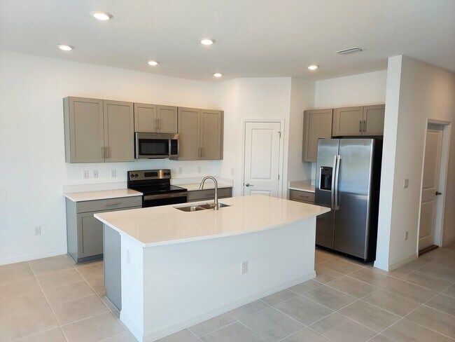 Building Photo - 2403 Paravane Wy