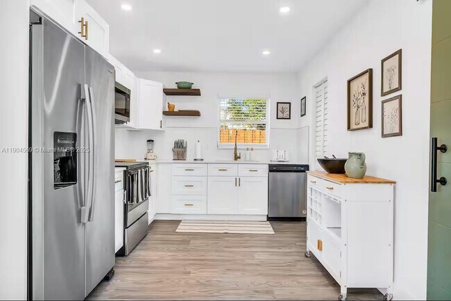 Building Photo - 9134 Reed Dr