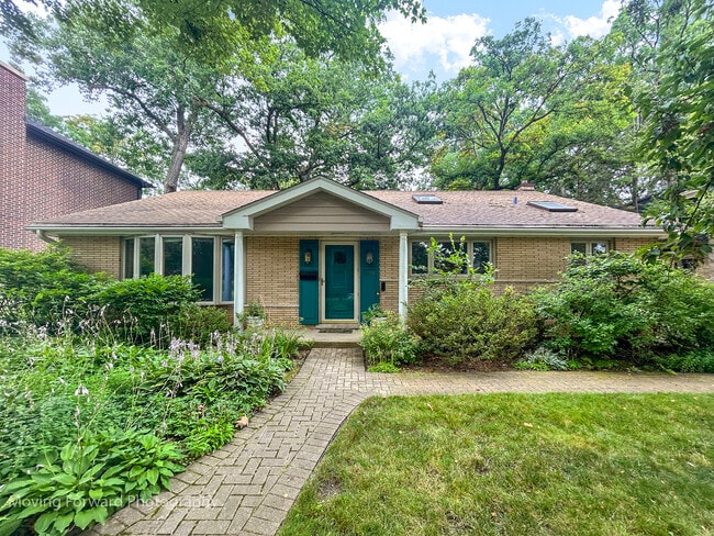 Building Photo - 3528 Forest Ave